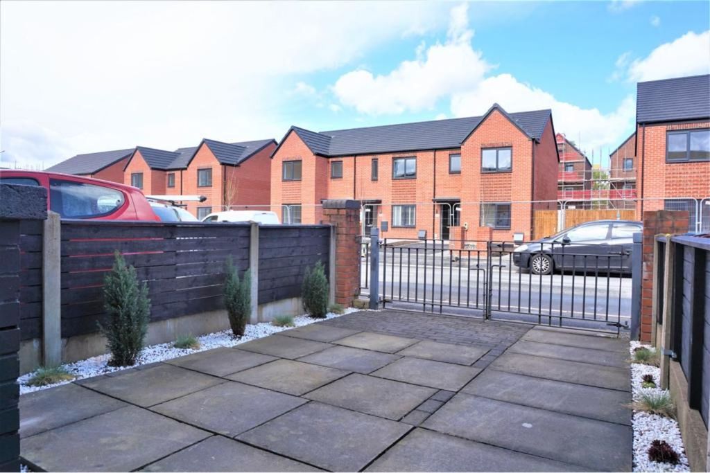 Property photo 2 of 23