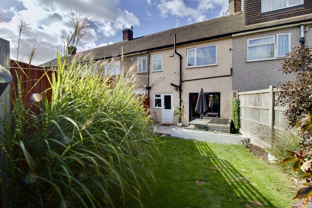 Property photo 3 of 19