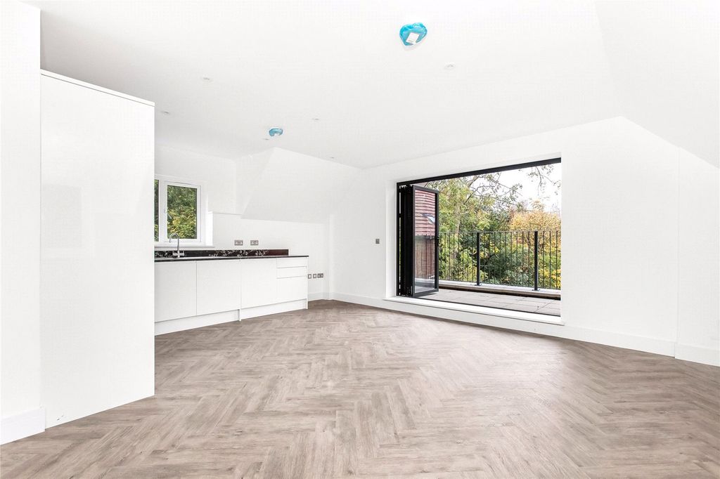 Property photo 2 of 14 Picture No. 24