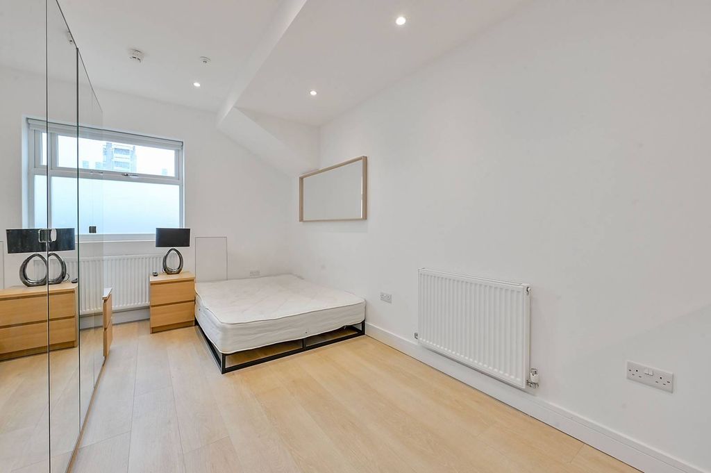 Property photo 2 of 3