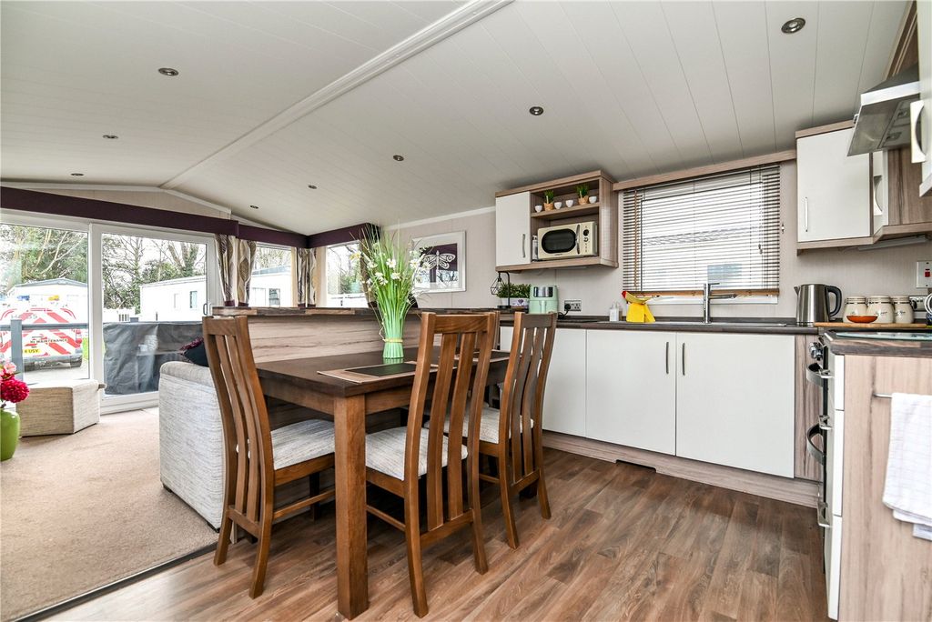 Property photo 2 of 15 Picture No. 02