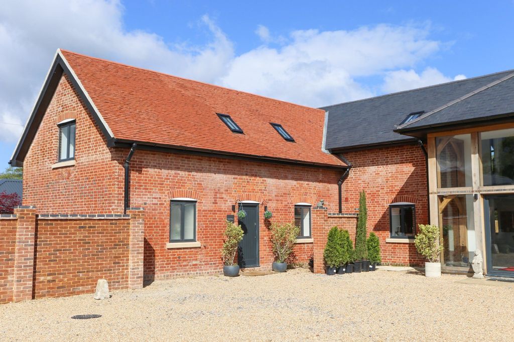 Property photo 1 of 31