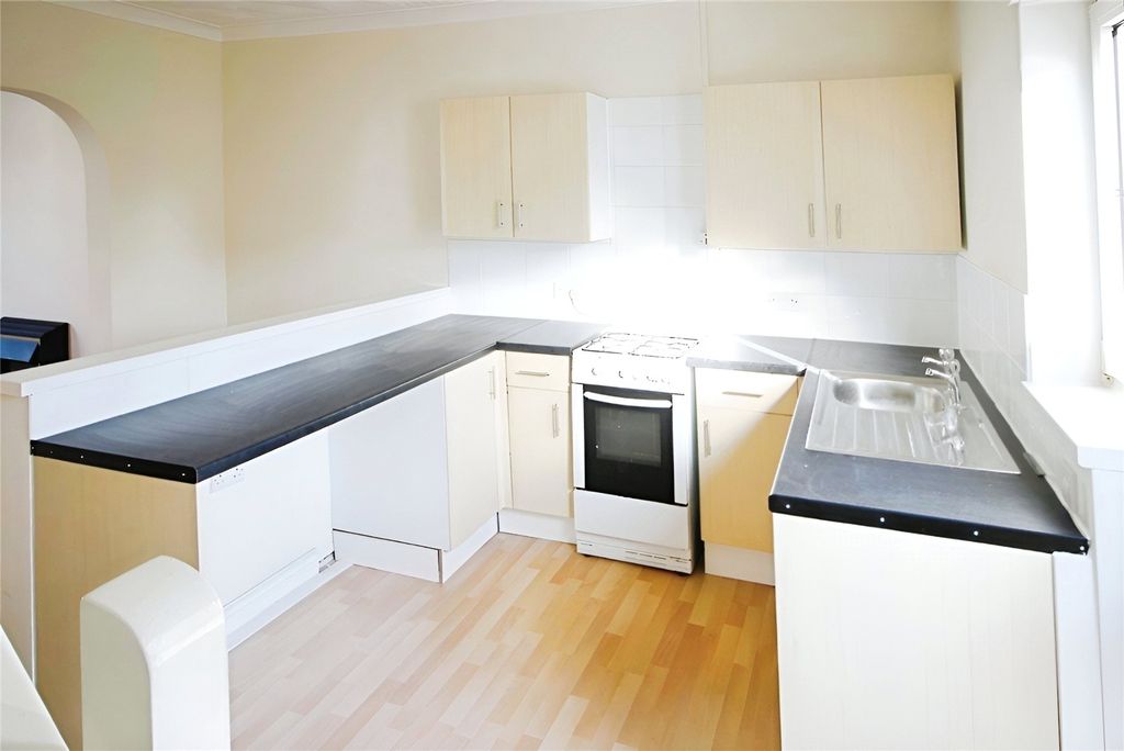 Property photo 3 of 6 Kicthen