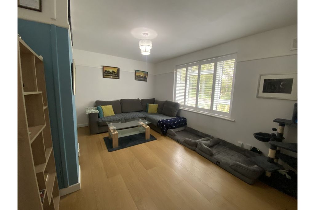 Property photo 2 of 7