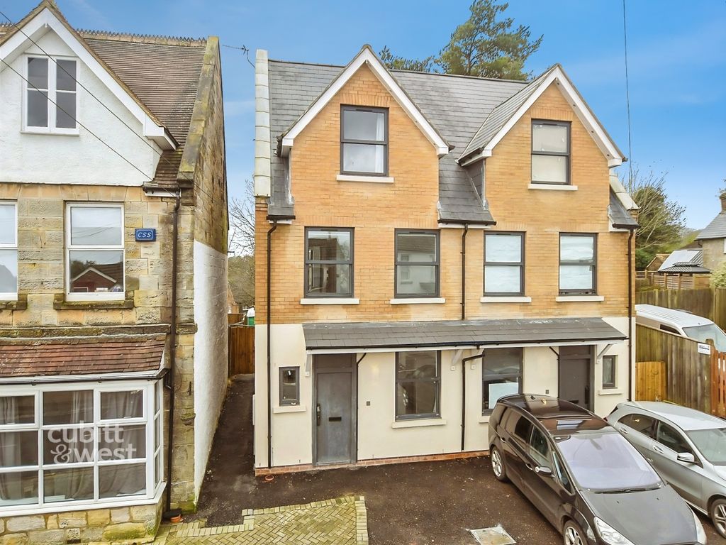 Property photo 1 of 13 External