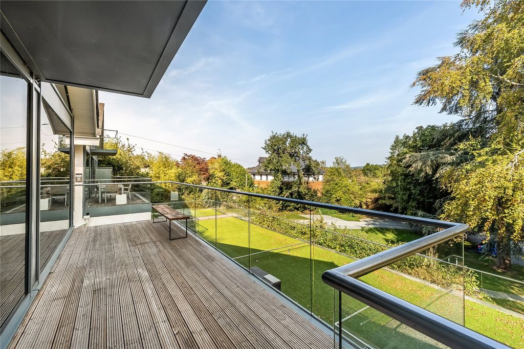 Property photo 3 of 40 Balcony