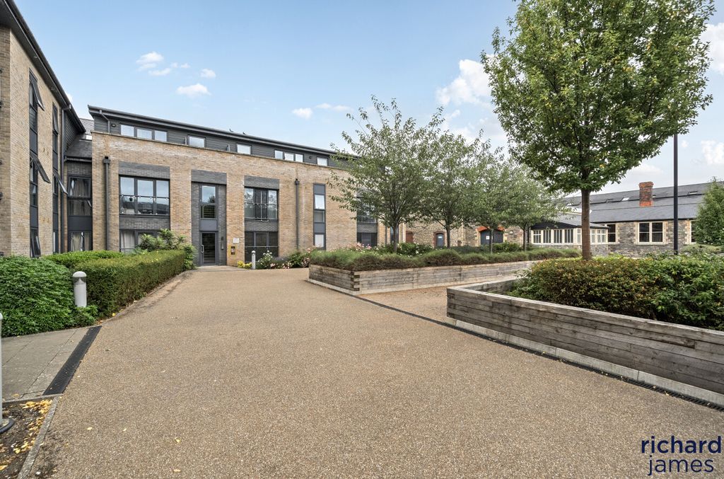 Property photo 1 of 12 9d779Facbb74434098374Ed9Eff321Be