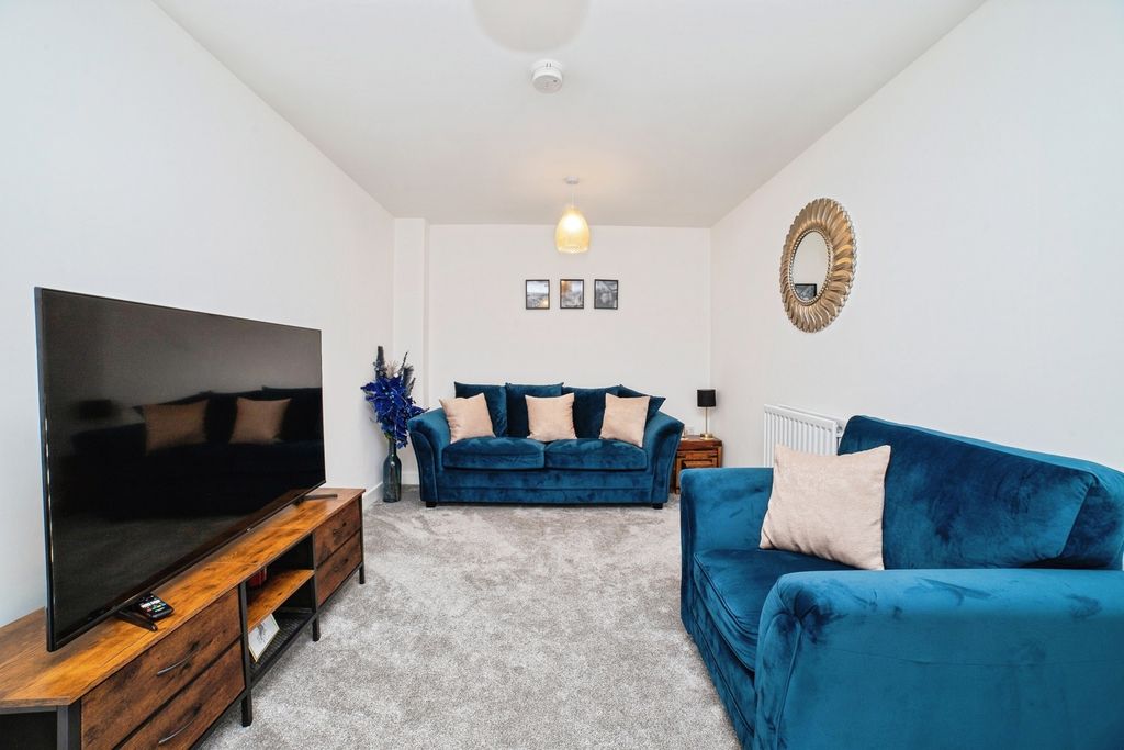 Property photo 3 of 18 Pbox-Img.Jpg