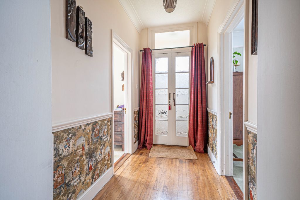 Property photo 3 of 37