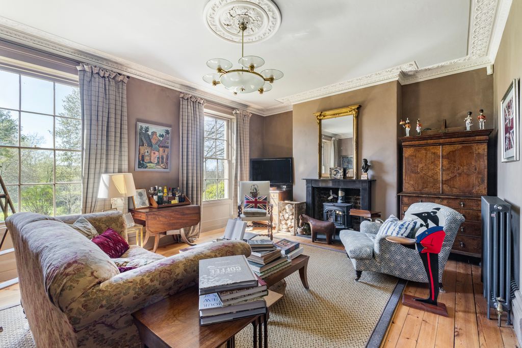 Property photo 2 of 34 Drawing Room