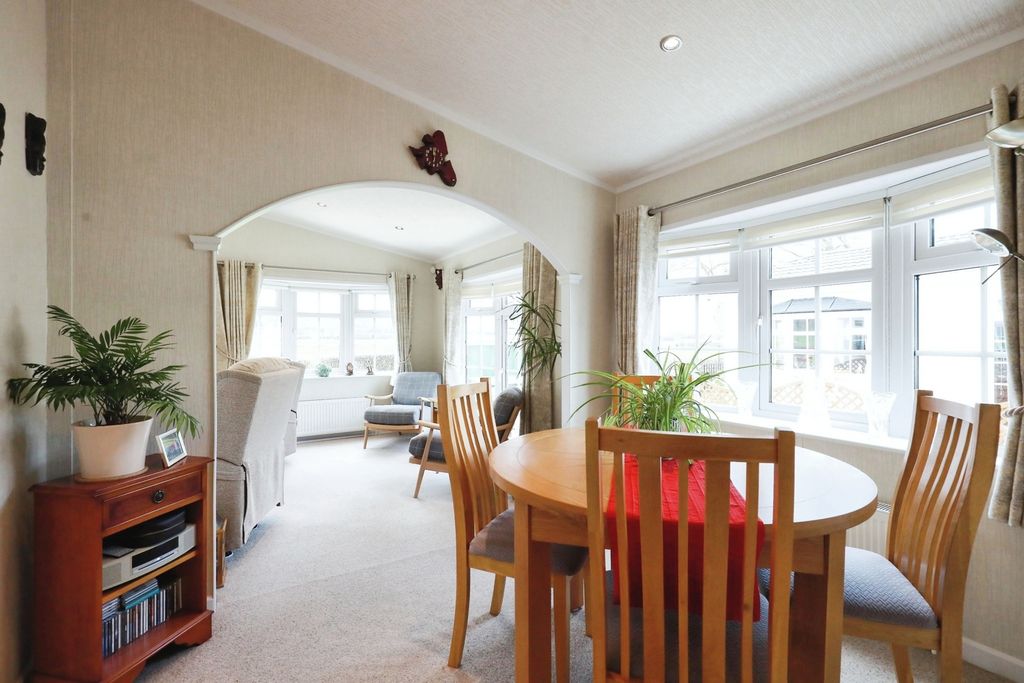 Property photo 3 of 12 Pbox-Img.Jpg