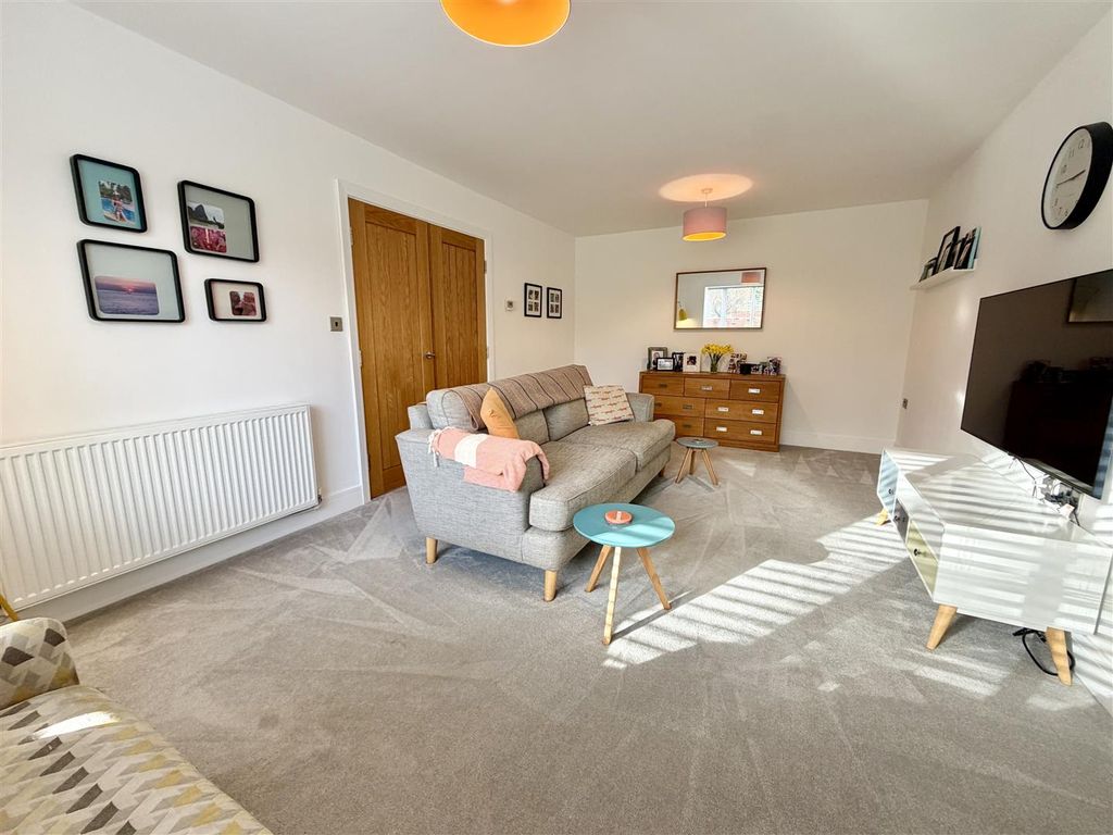 Property photo 3 of 52