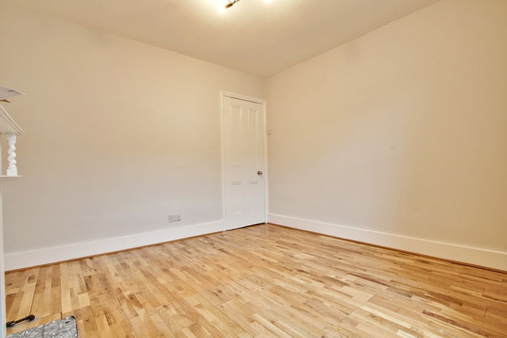 Property photo 3 of 21 1288342