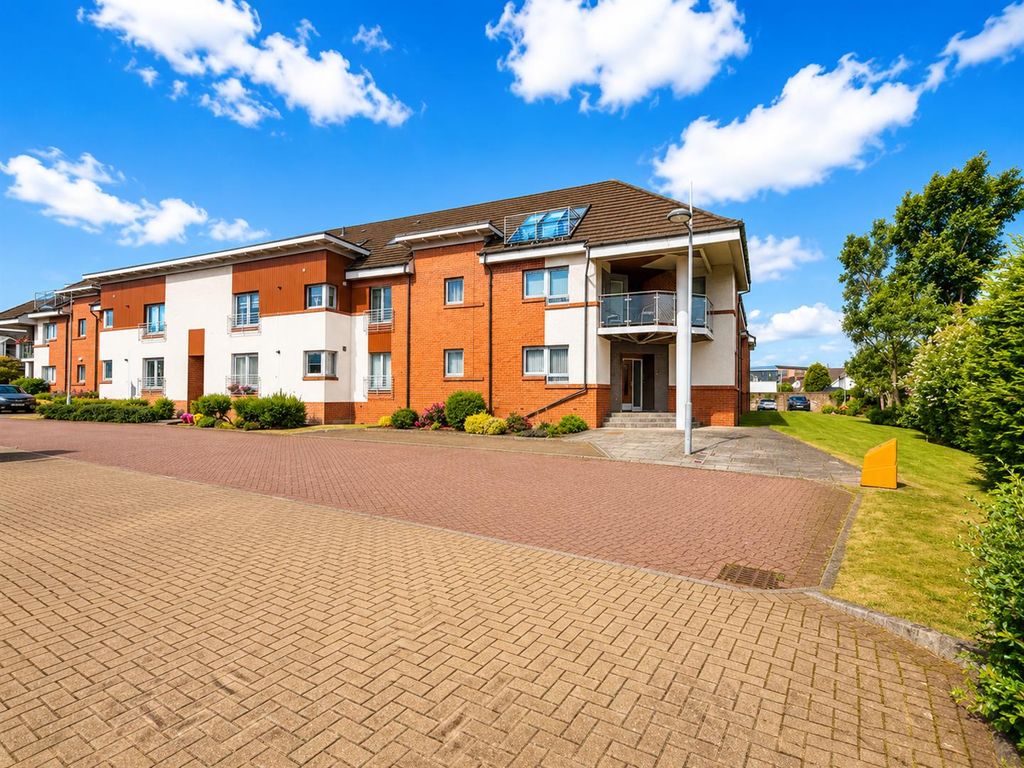 Property photo 1 of 17 External