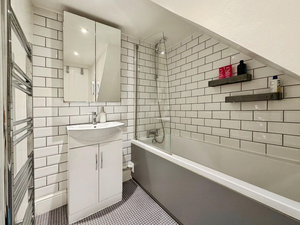 Property photo 3 of 16 Shower Room