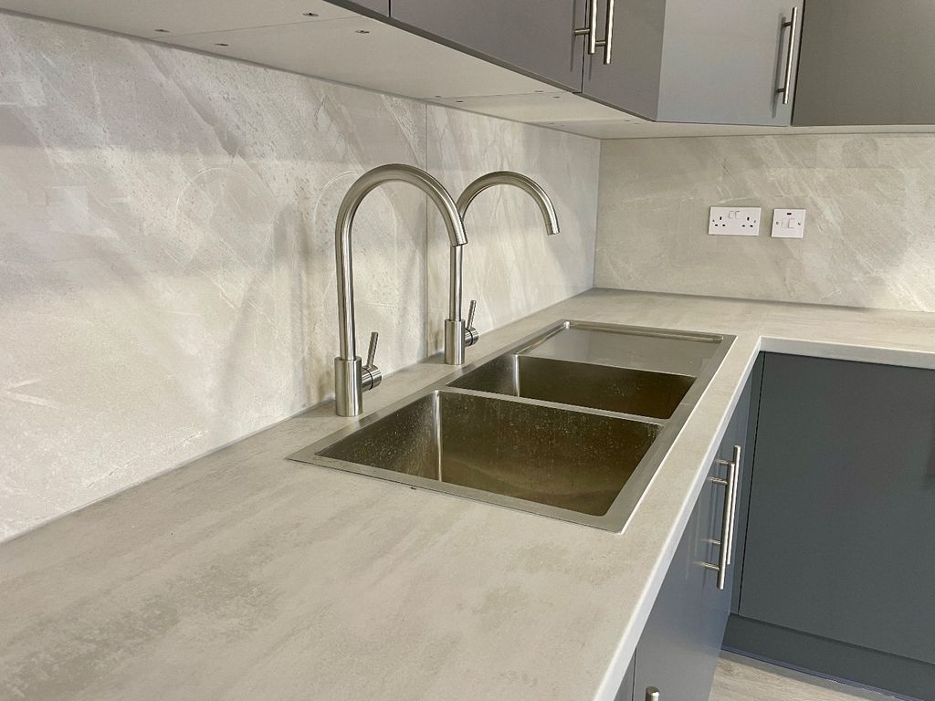 Property photo 3 of 10 4684124