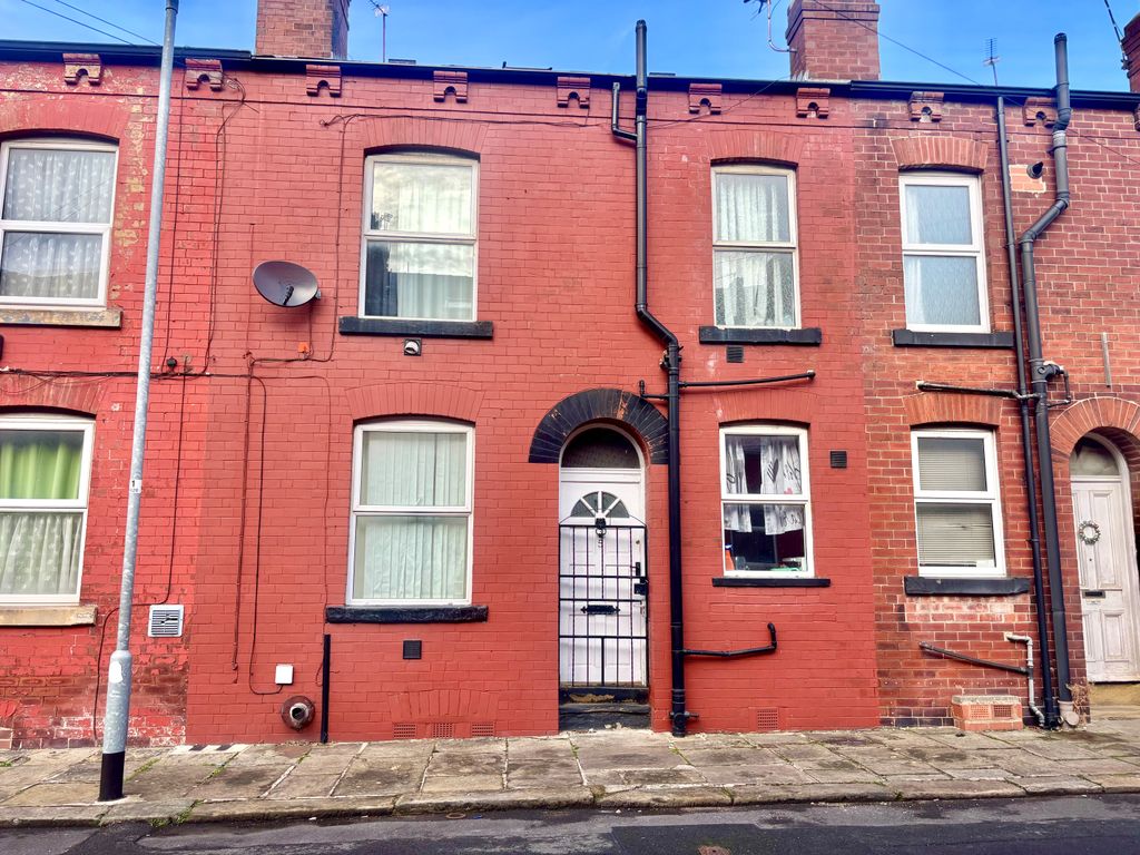 Property photo 1 of 16 Bedroom 3