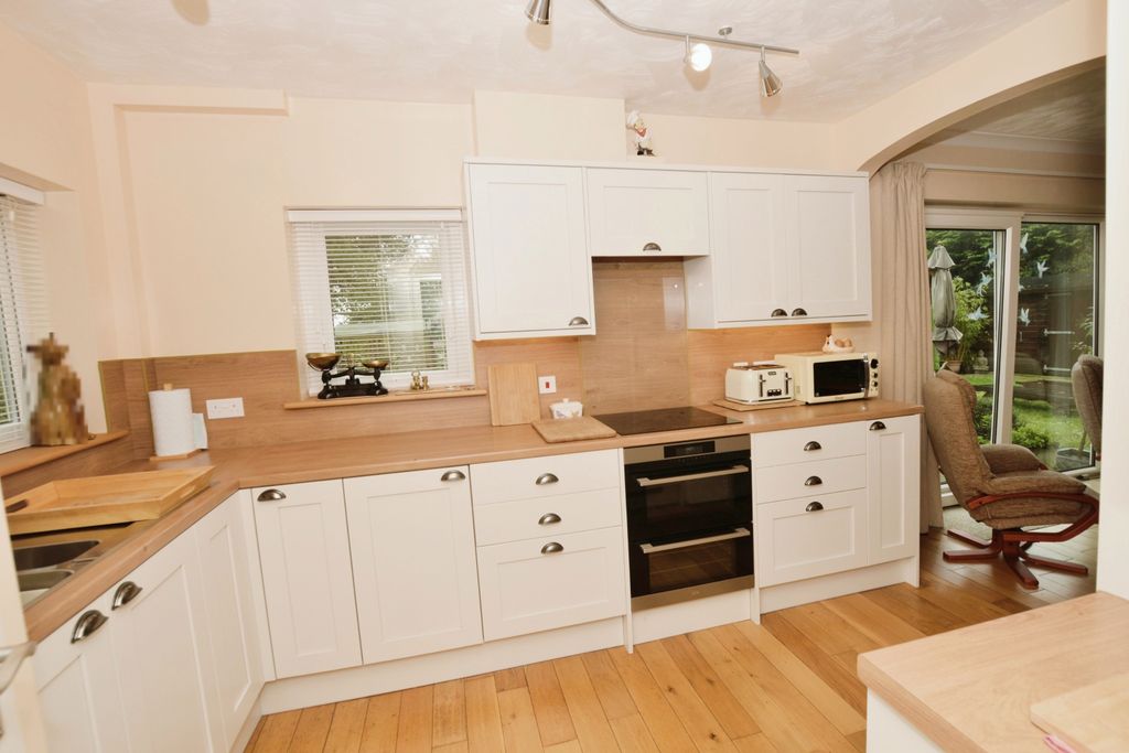 Property photo 2 of 17 Photography