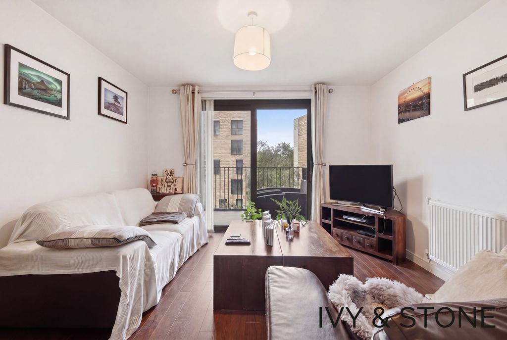 Property photo 3 of 15 5157232