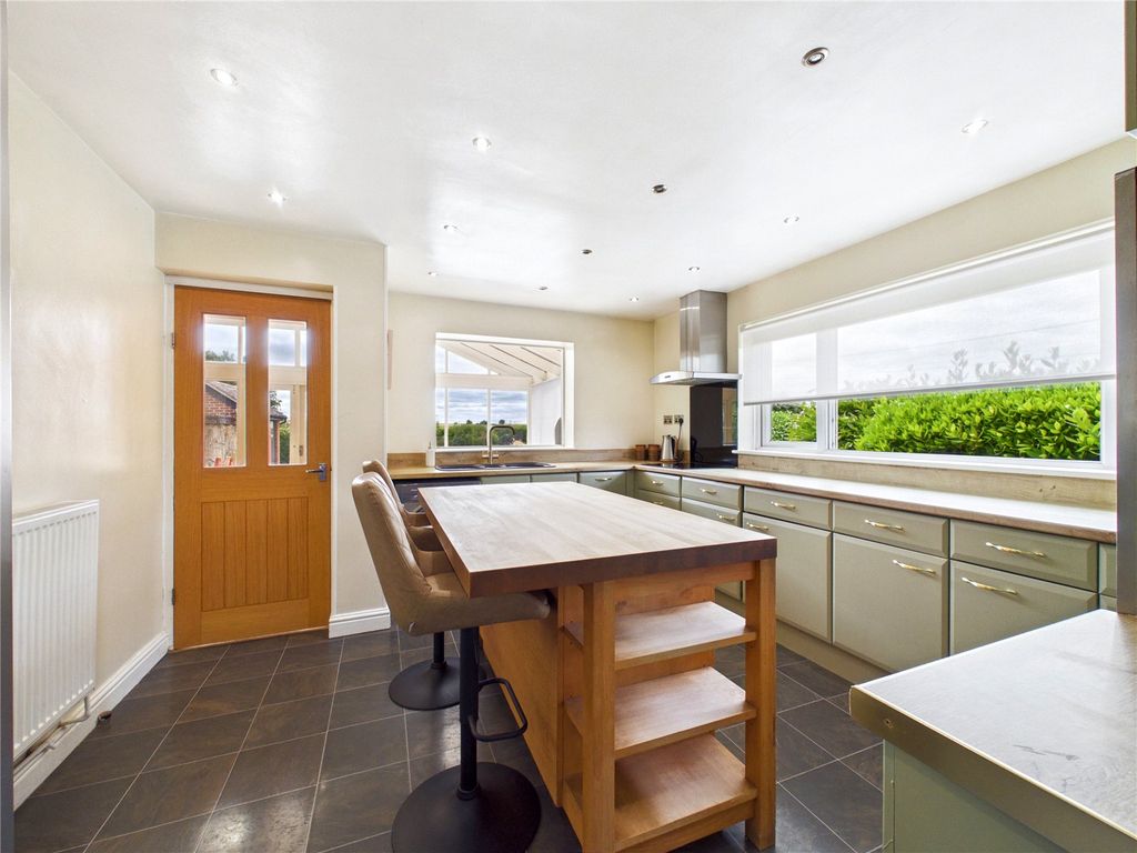 Property photo 2 of 24 Picture No. 25