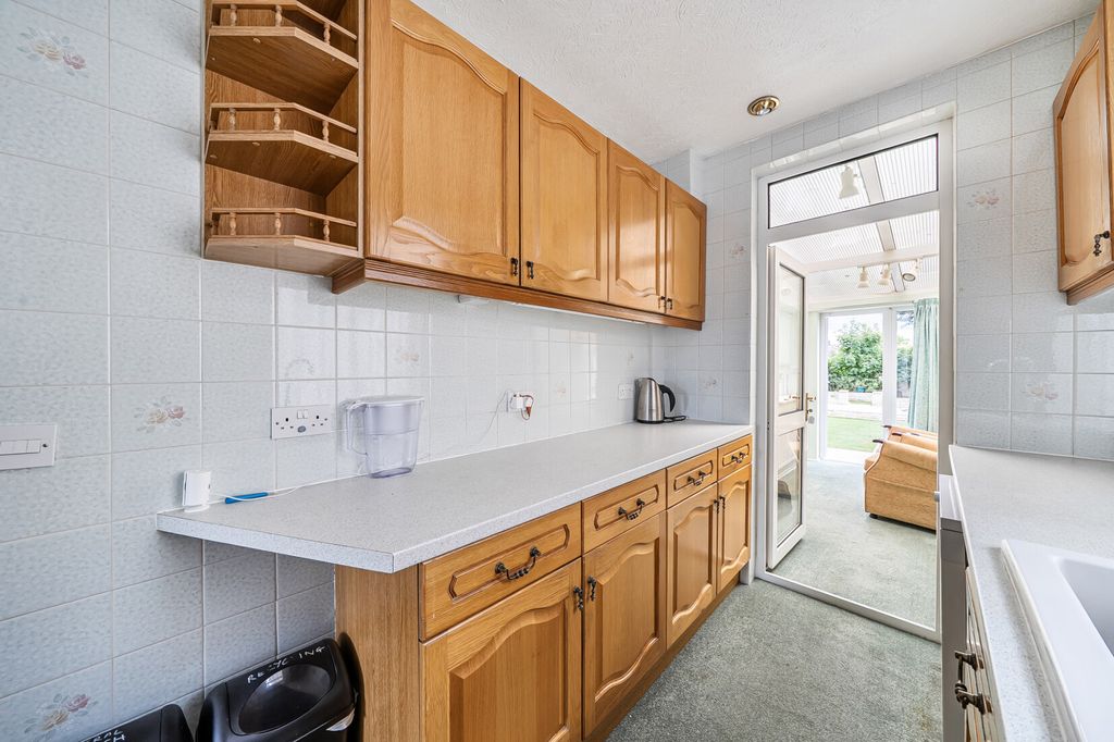 Property photo 2 of 23 1485886-12-6A44Ea...