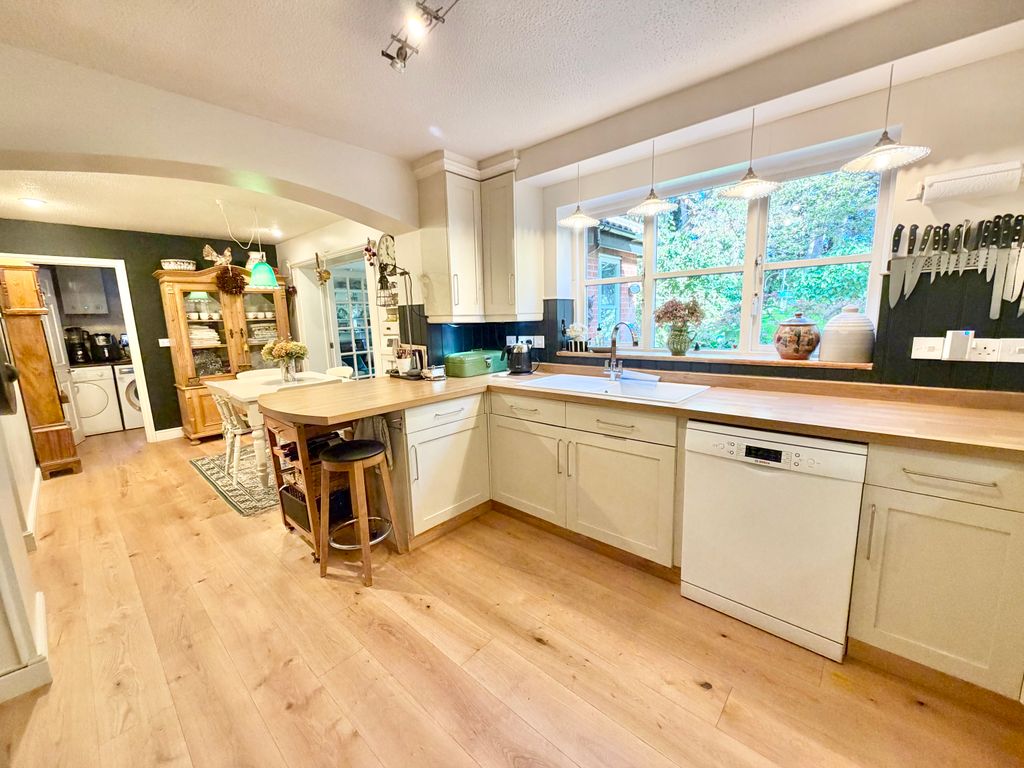 Property photo 3 of 33 Img_1193
