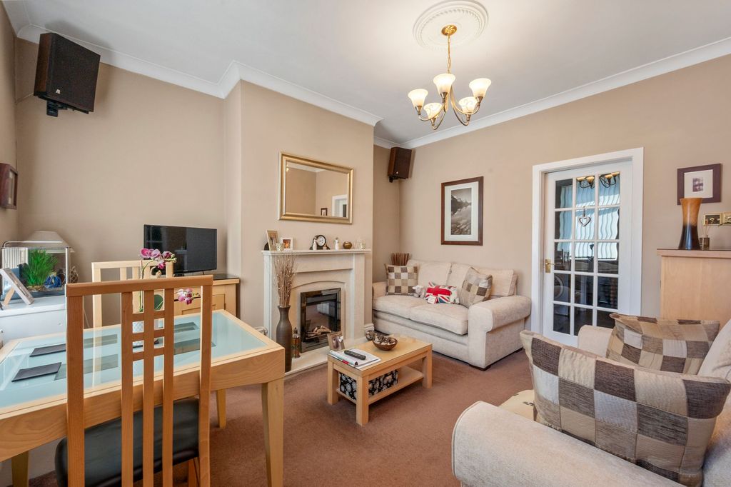 Property photo 3 of 18