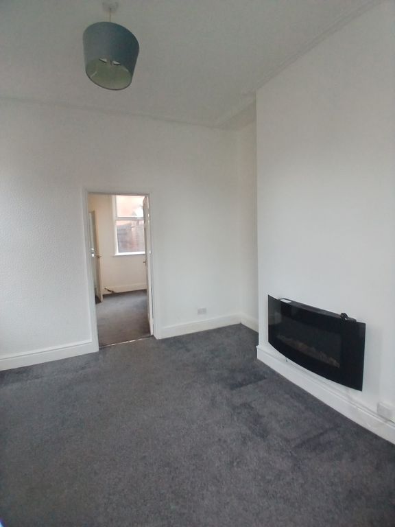Property photo 3 of 9 Lounge 1