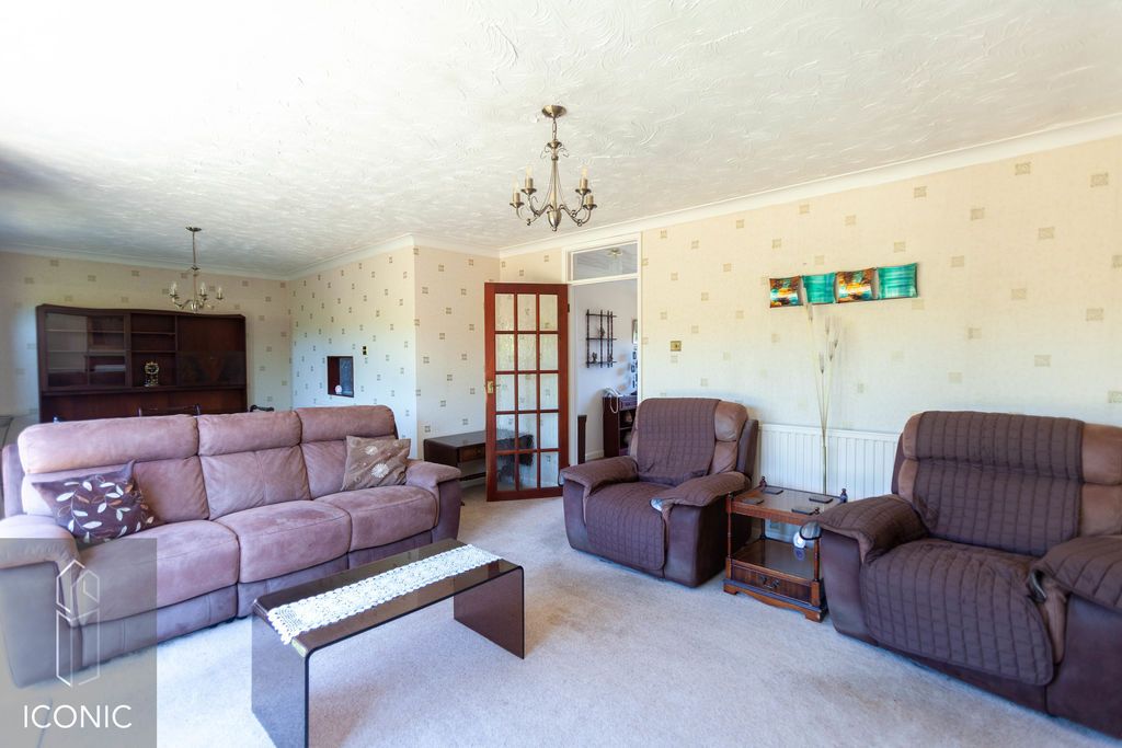 Property photo 3 of 14 Photo 7