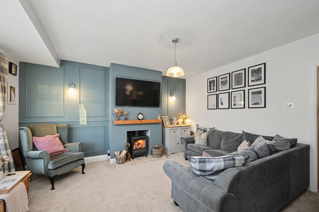 Property photo 3 of 21