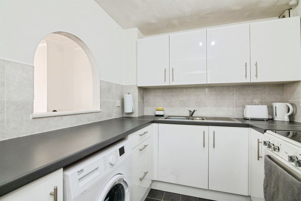 Property photo 2 of 14