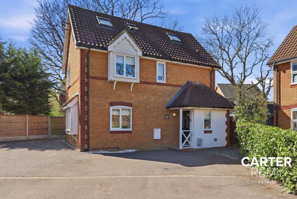 Property photo 1 of 32