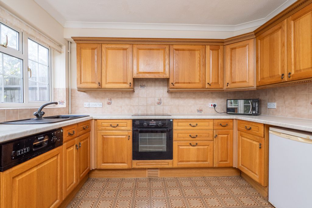 Property photo 3 of 17 Picture No. 14