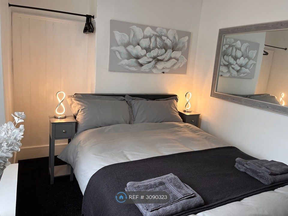 Property photo 2 of 19 Bedroom