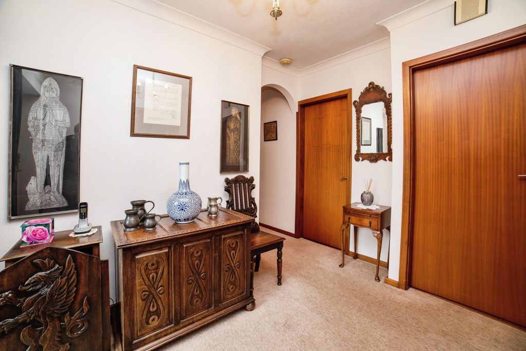 Property photo 3 of 15 Hallway