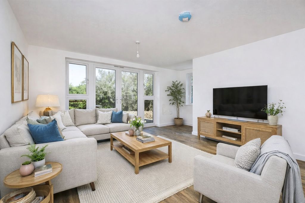 Property photo 3 of 7