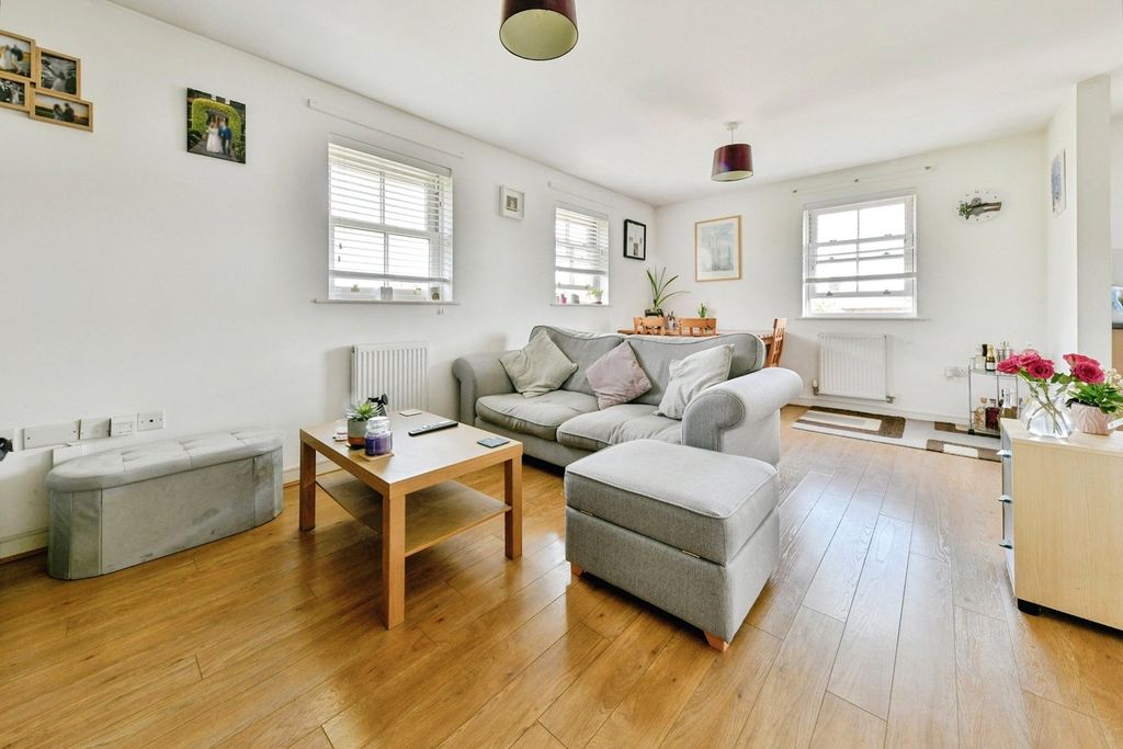 Property photo 2 of 17 Picture No. 02