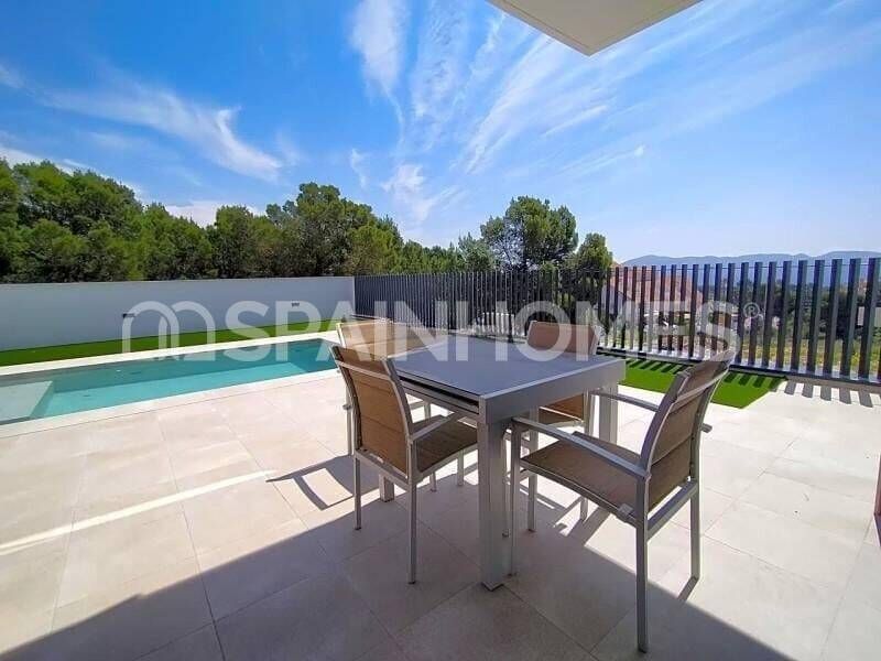 Property photo 2 of 13