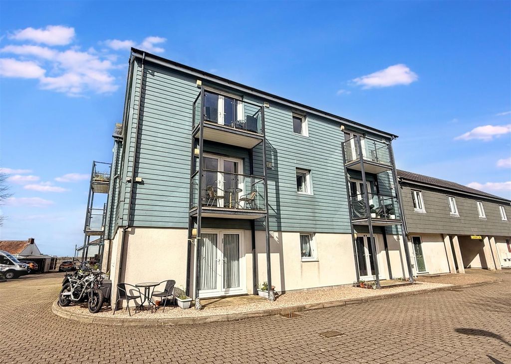 Property photo 1 of 11 Img_1451 (002).Jpg