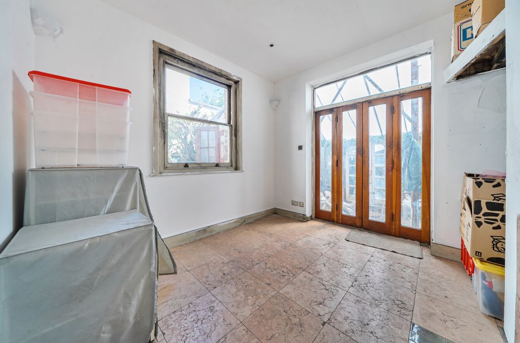 Property photo 3 of 18 1454177-11-69F363...