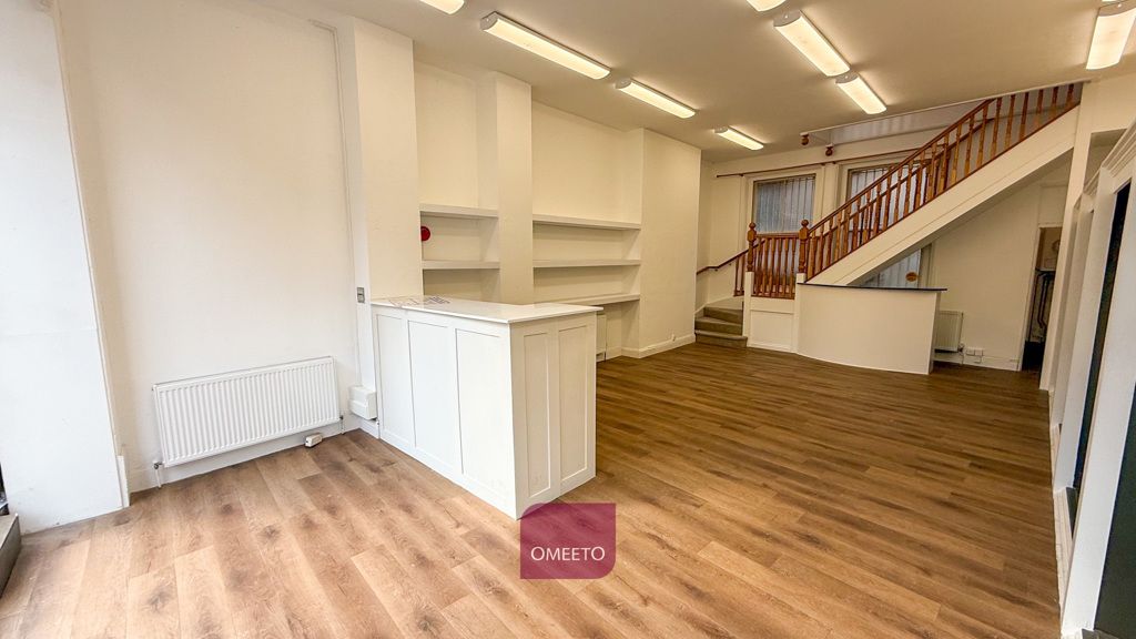 Property photo 3 of 10 Retail Unit