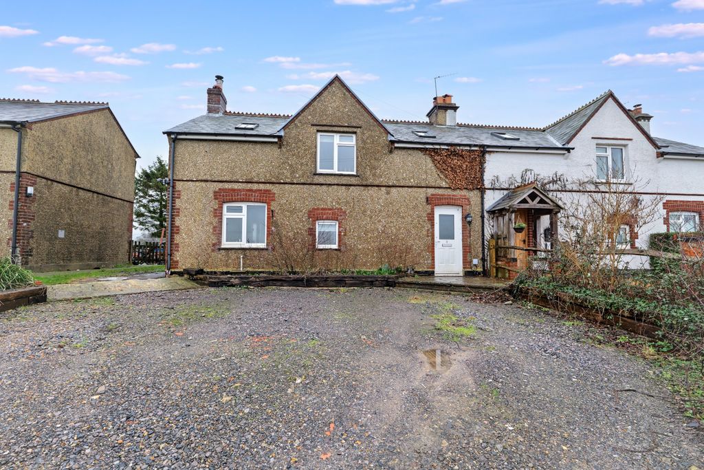 Property photo 1 of 19 5 Magpie Cottages, Idsworth, Waterlooville, Po8 0As