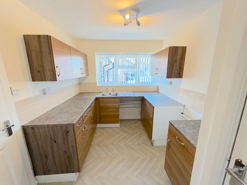 Additional image 7 of 2 bed flat for saleMalvern Avenue, Stourbridge DY9