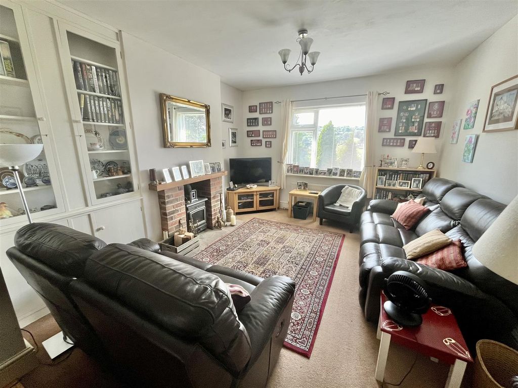 Property photo 2 of 32