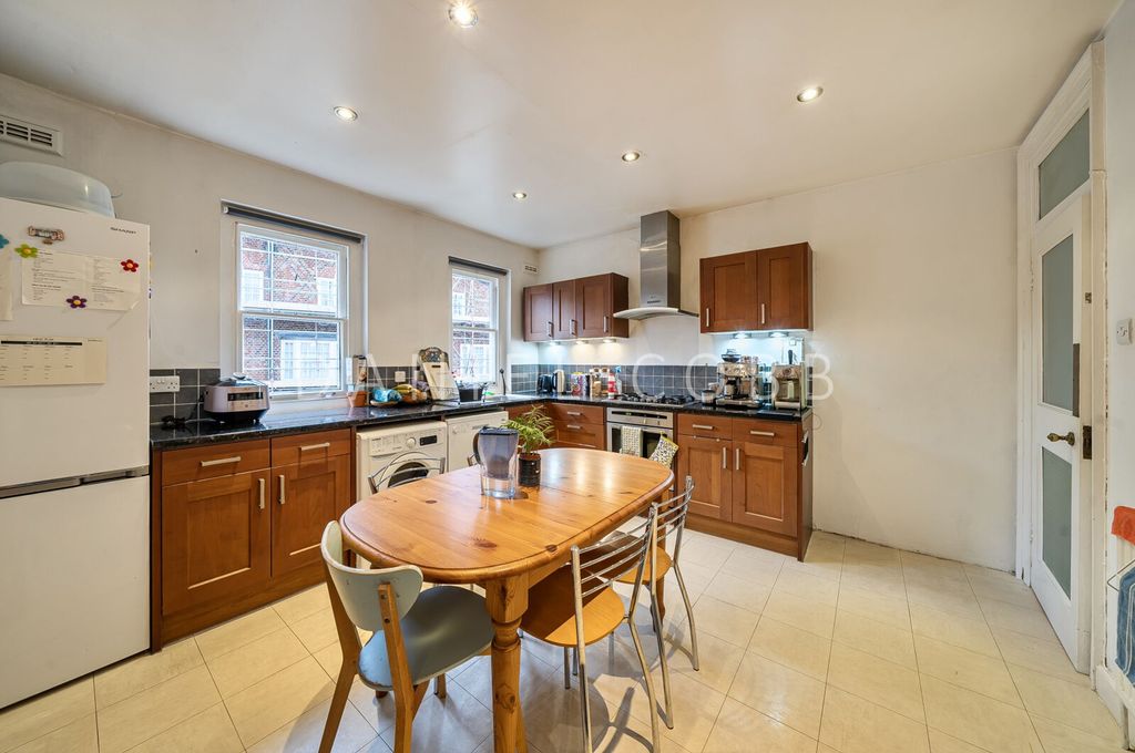 Property photo 3 of 19