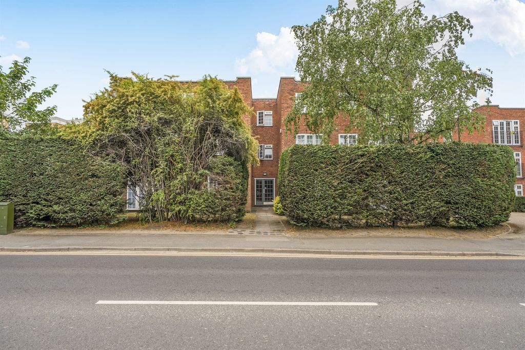 Property photo 1 of 12
