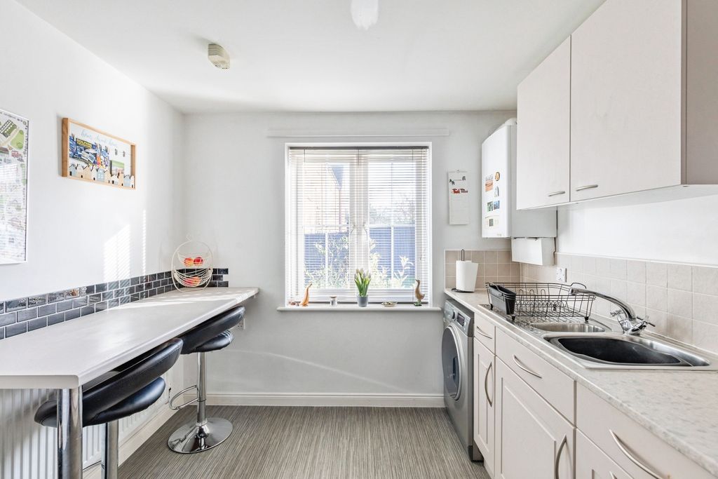 Property photo 3 of 20