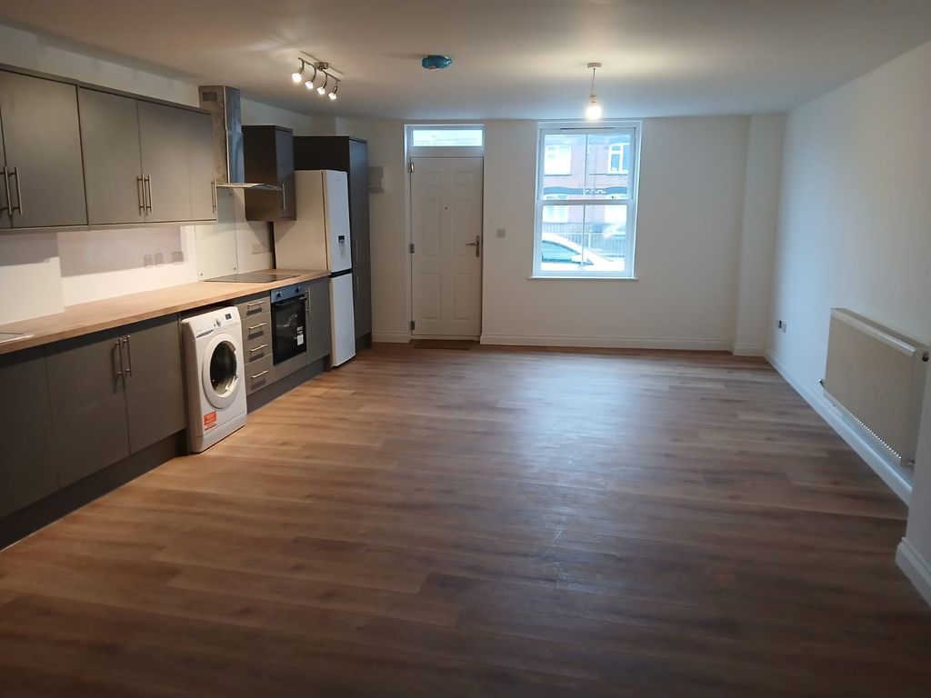 Property photo 2 of 5 Living Room