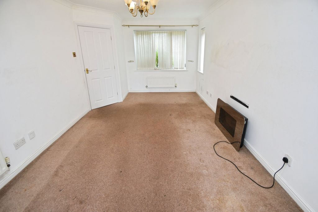 Property photo 2 of 15 B3Ec7d83-Lounge