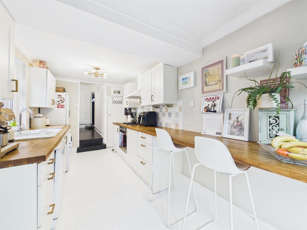 Property photo 3 of 14 Cam02435G0-Pr0200-Still013.Jpg